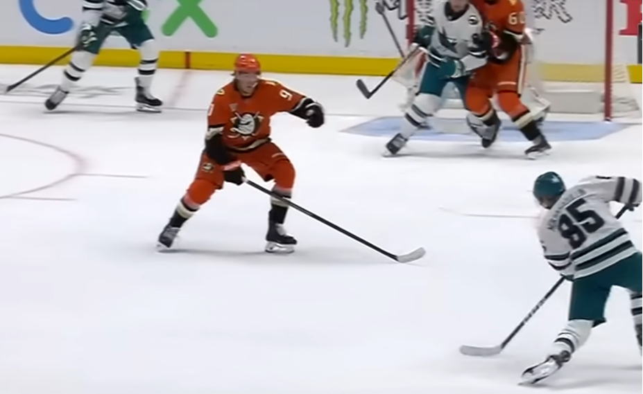 NHL: SHARKS SCONFITTI DI MISURA