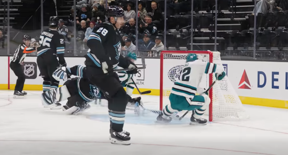 NHL: SHARKS SCONFITTI 4-6 DA UTAH