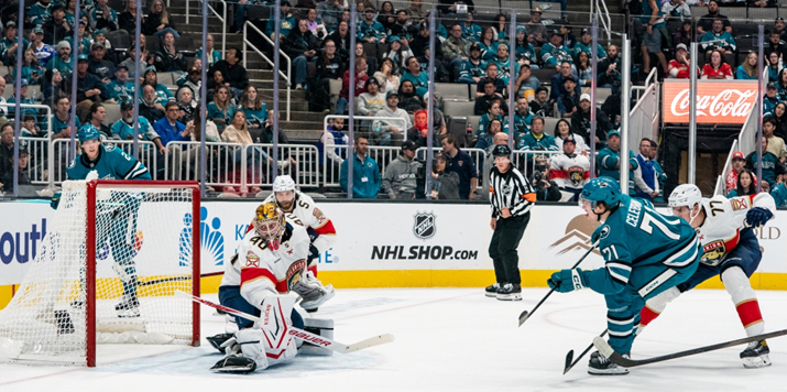 NHL: SHARKS, SCONFITTI I CAMPIONI IN CARICA