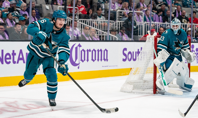 NHL: SHARKS SCONFITTI AI RIGORI